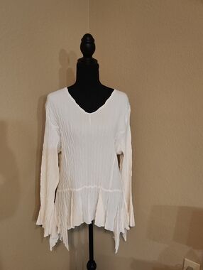 Milano White Crinkle V-Neck Peplum Tunic